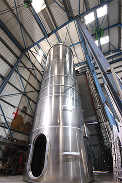 Silo assembly tower prevents contamination
